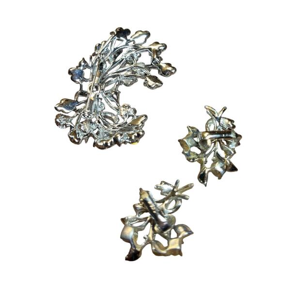 Vintage Signed Coro Brooch & Clip-On Earrings Set Rhinestone Leaf Silver Tone - Picture 5 of 9